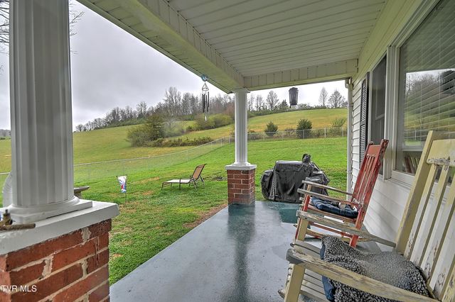 1421 Bishoptown Road, Duffield, VA 24244