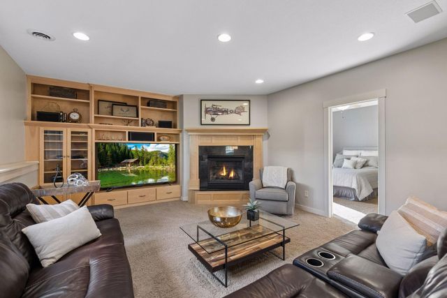 17866 179th Trail W, Lakeville, MN 55044
