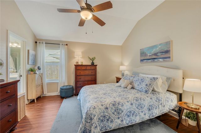 1009 Fallbrook Loop, College Station, TX 77845