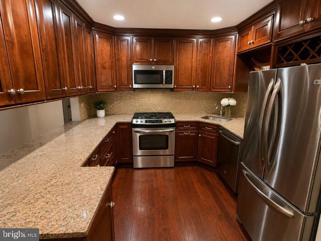 6808 DARBY LN, Springfield, VA 22150