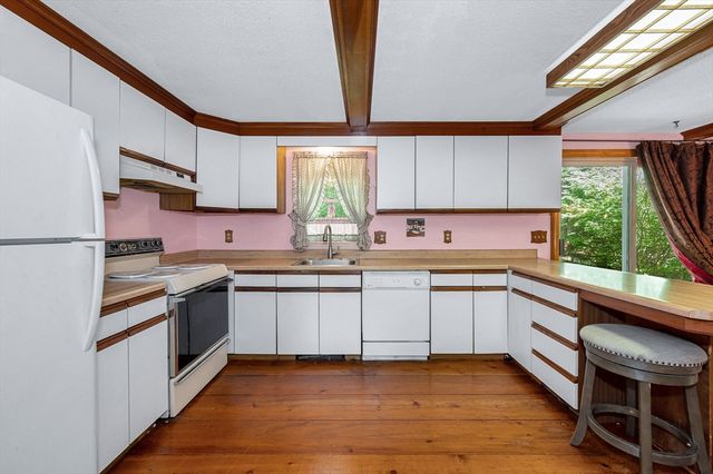 48 Cannington St, Lowell, MA 01854