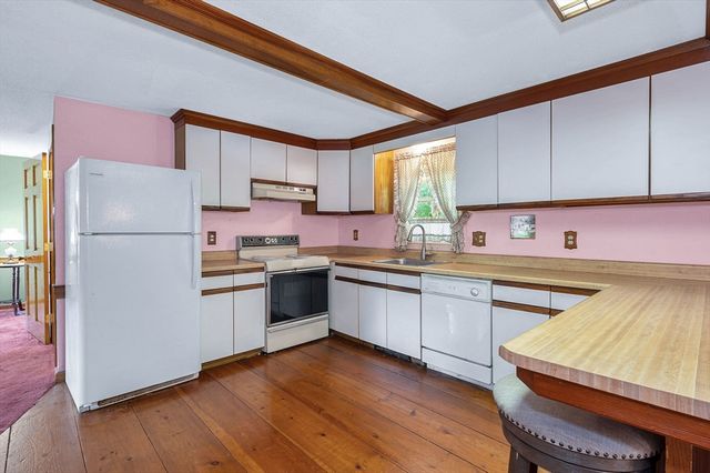 48 Cannington St, Lowell, MA 01854