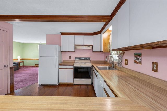 48 Cannington St, Lowell, MA 01854