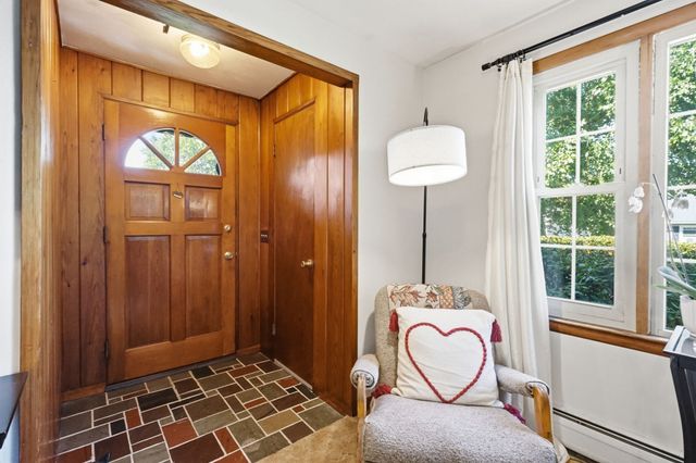 25 Gertrude St, Springfield, MA 01118