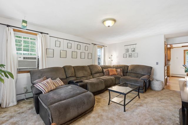 25 Gertrude St, Springfield, MA 01118