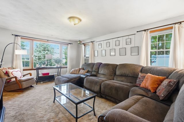 25 Gertrude St, Springfield, MA 01118