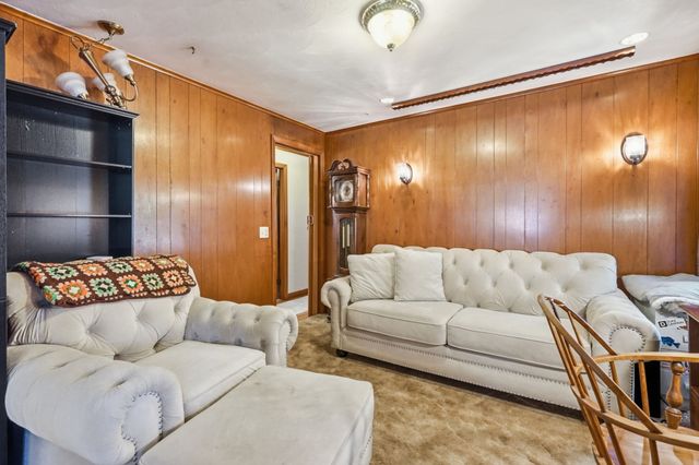 25 Gertrude St, Springfield, MA 01118