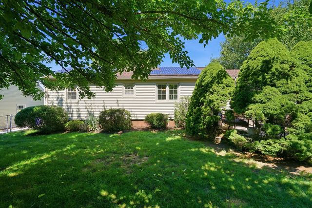 25 Gertrude St, Springfield, MA 01118