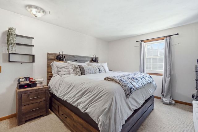 25 Gertrude St, Springfield, MA 01118