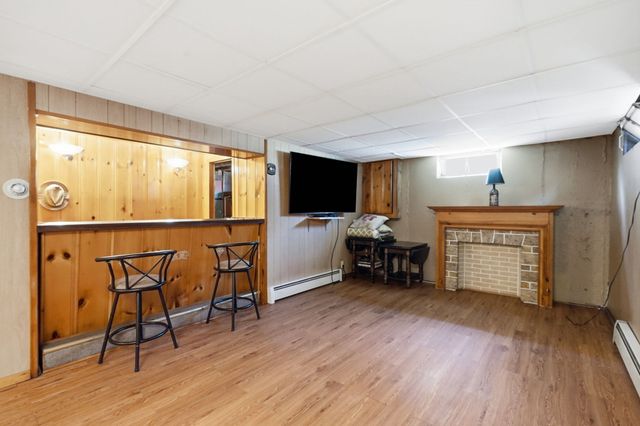 25 Gertrude St, Springfield, MA 01118