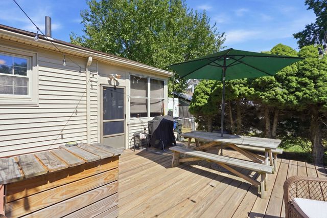 25 Gertrude St, Springfield, MA 01118