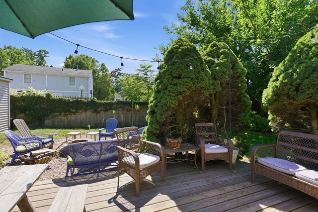 25 Gertrude St, Springfield, MA 01118