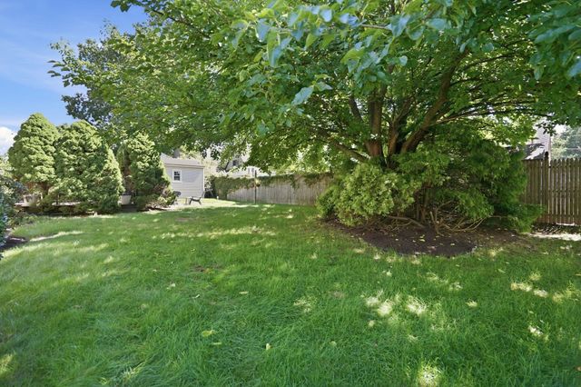 25 Gertrude St, Springfield, MA 01118