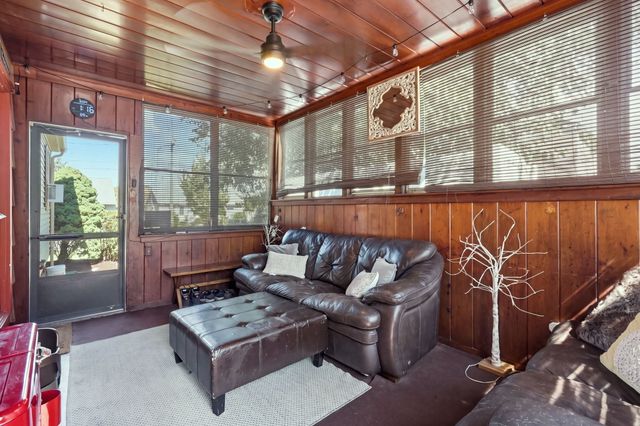 25 Gertrude St, Springfield, MA 01118