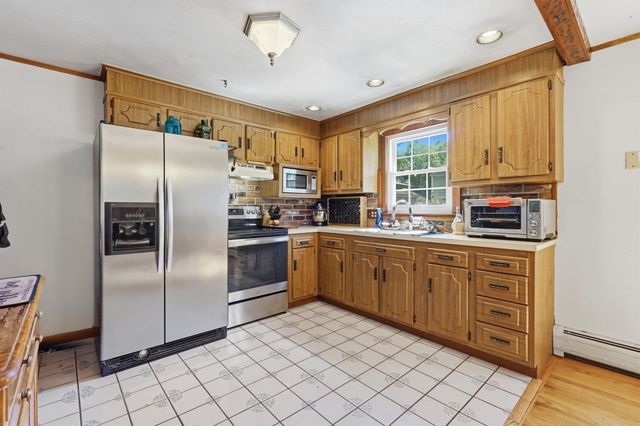 25 Gertrude St, Springfield, MA 01118