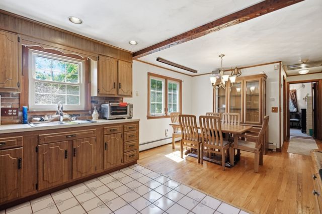 25 Gertrude St, Springfield, MA 01118