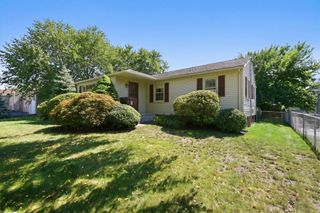25 Gertrude St, Springfield, MA 01118