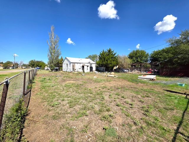 1200 E Kingsmill Avenue, Pampa, TX 79065
