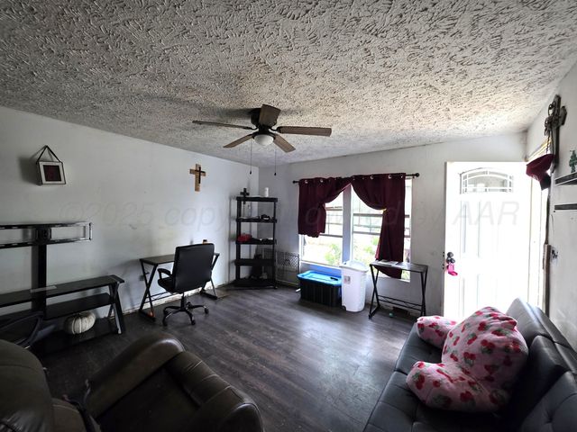 1200 E Kingsmill Avenue, Pampa, TX 79065