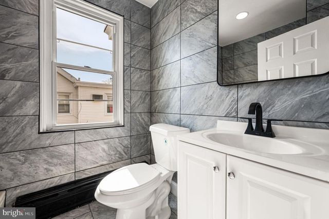 80 KENNY AVE, Sharon Hill, PA 19079