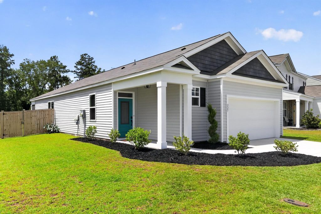 Image 2 of property listing at 227 N Light Way, Summerville, SC 29486