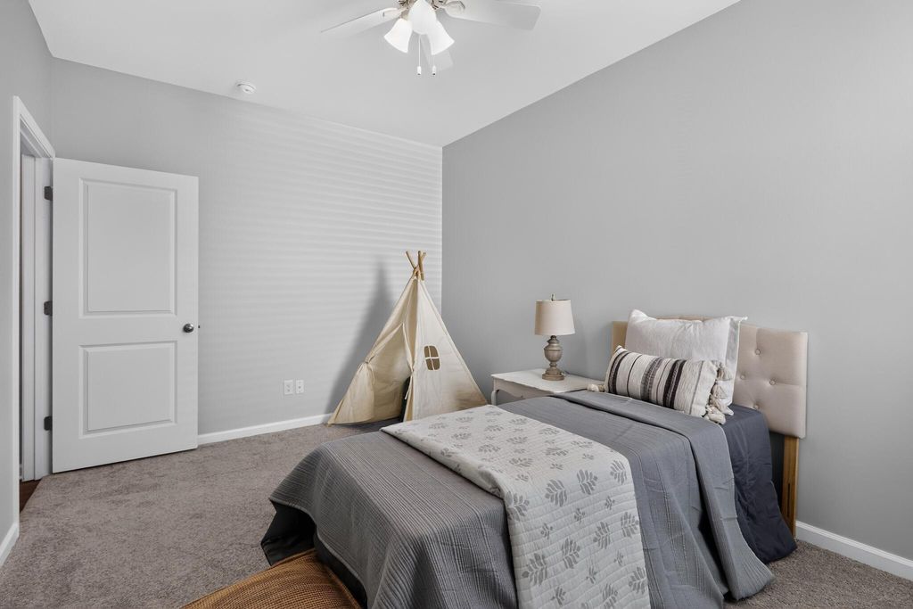 Image 21 of property listing at 227 N Light Way, Summerville, SC 29486