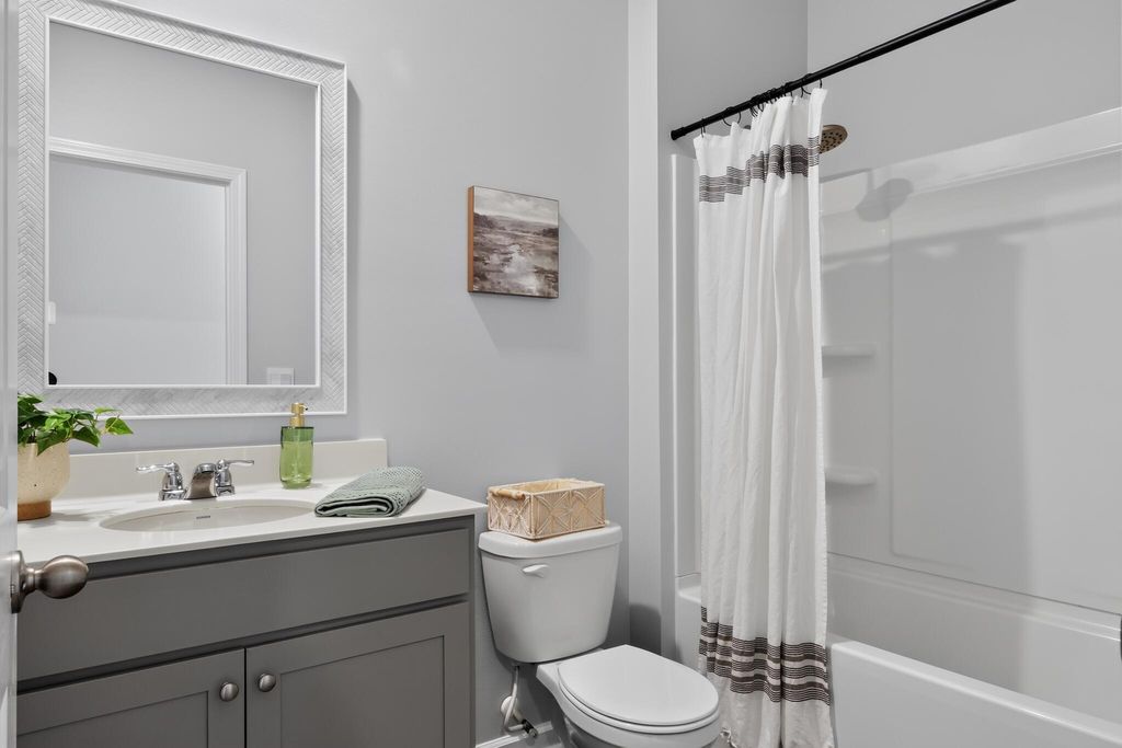 Image 22 of property listing at 227 N Light Way, Summerville, SC 29486