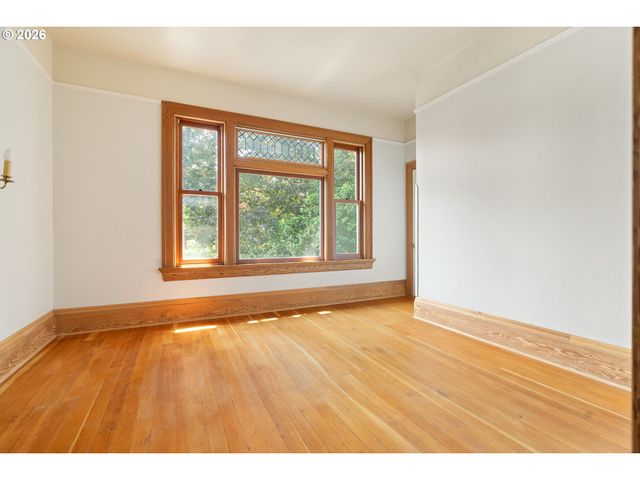 2425 Nw JOHNSON St, Portland, OR 97210