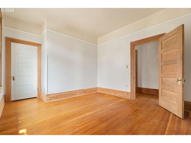 2425 Nw JOHNSON St, Portland, OR 97210