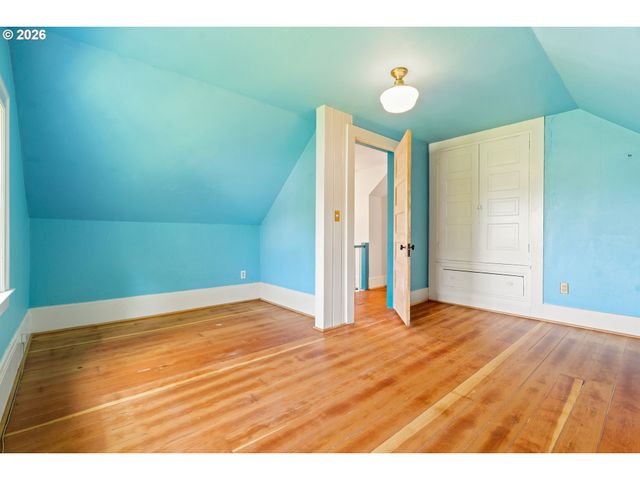 2425 Nw JOHNSON St, Portland, OR 97210