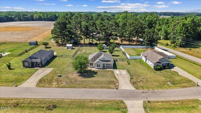5606 Blanch Fields Lane, Lucama, NC 27851