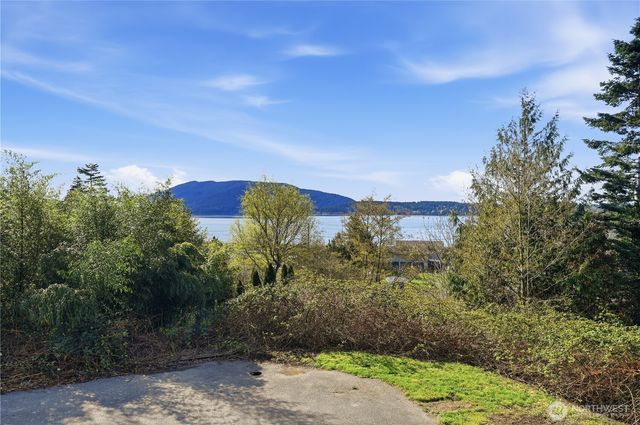 2539 MacKenzie Road, Bellingham, WA 98226
