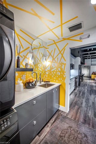 5880 Shirley ST # 208, Naples, FL 34109