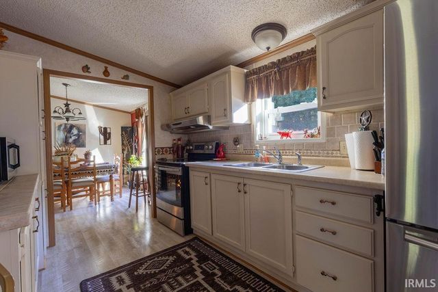 605 S County Road 350 East, Connersville, IN 47331