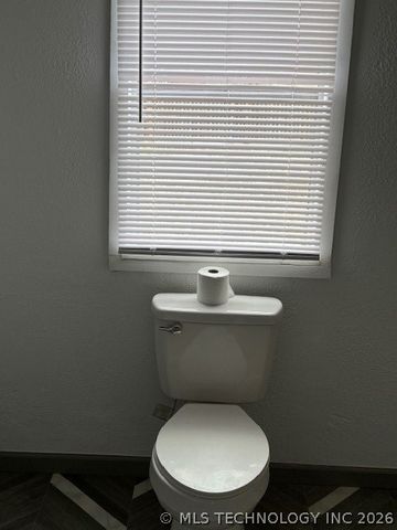 1011 N H Street, Muskogee, OK 74403