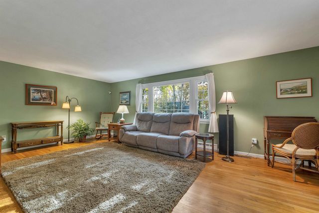 27 Robin Acres Drive, Wolfeboro, NH 03894