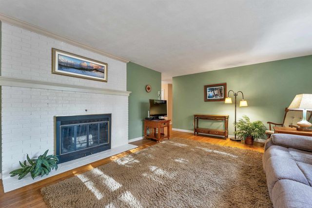 27 Robin Acres Drive, Wolfeboro, NH 03894