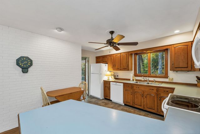 27 Robin Acres Drive, Wolfeboro, NH 03894