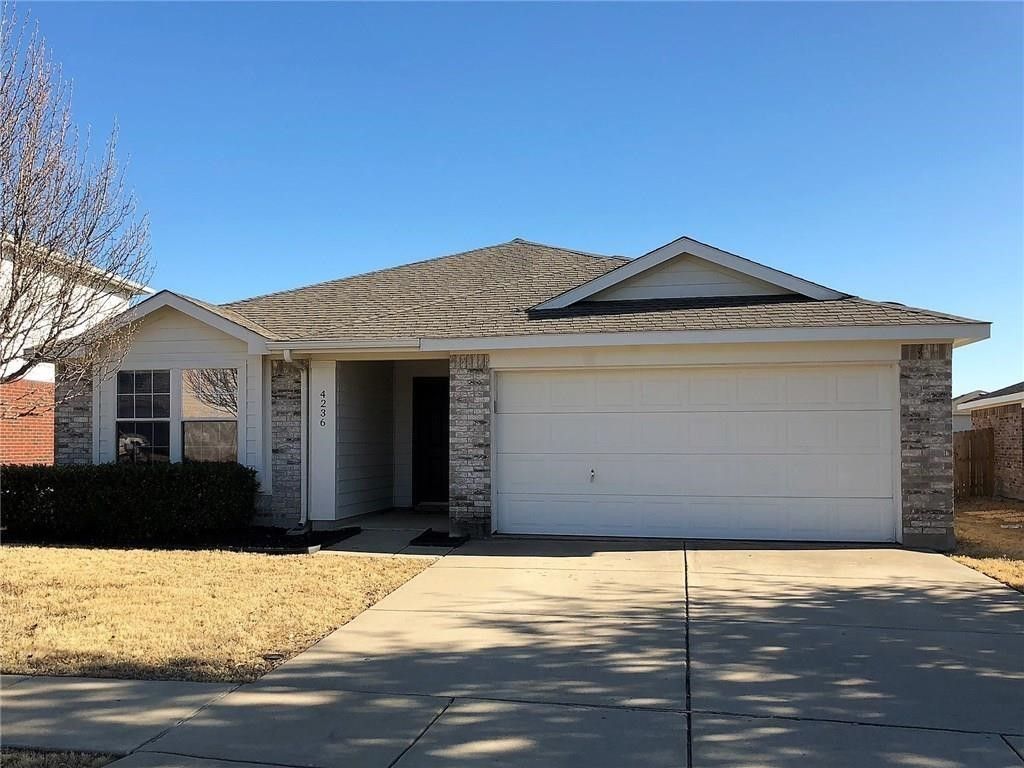 4236 Gladney Lane, Fort Worth, TX 76244