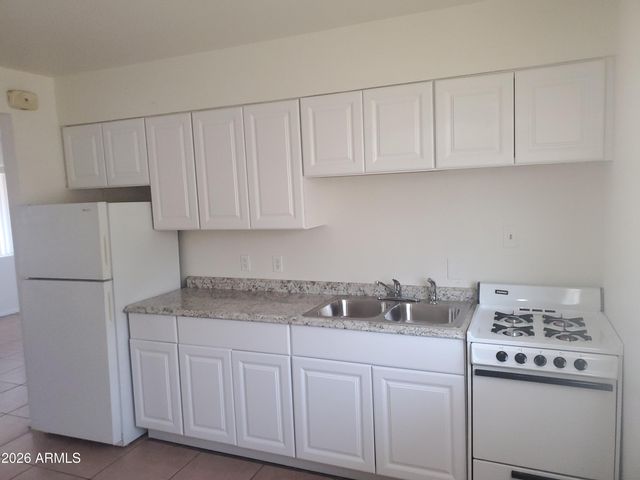 2101 E OSBORN Road, Phoenix, AZ 85016