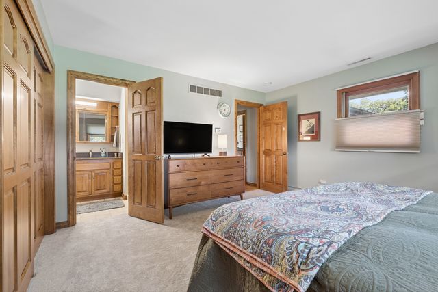 1655 Wagner Road, Batavia, IL 60510