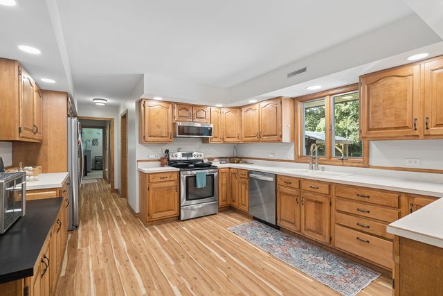 1655 Wagner Road, Batavia, IL 60510