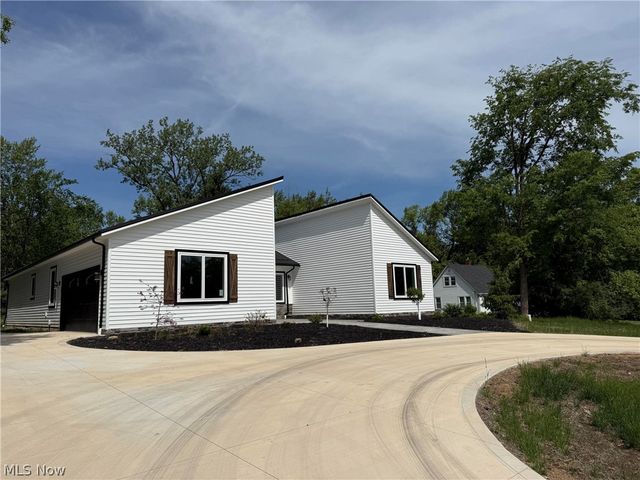 3940 Ellendale Road, Moreland Hills, OH 44022
