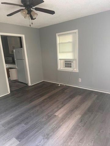 11219 E 24th Street, Independence, MO 64052