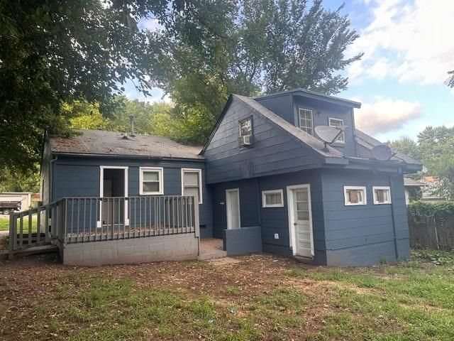 11219 E 24th Street, Independence, MO 64052