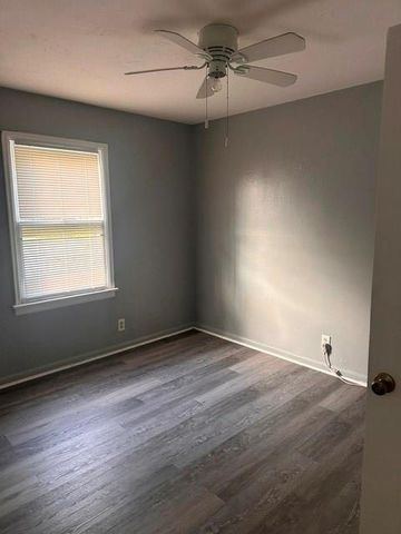 11219 E 24th Street, Independence, MO 64052