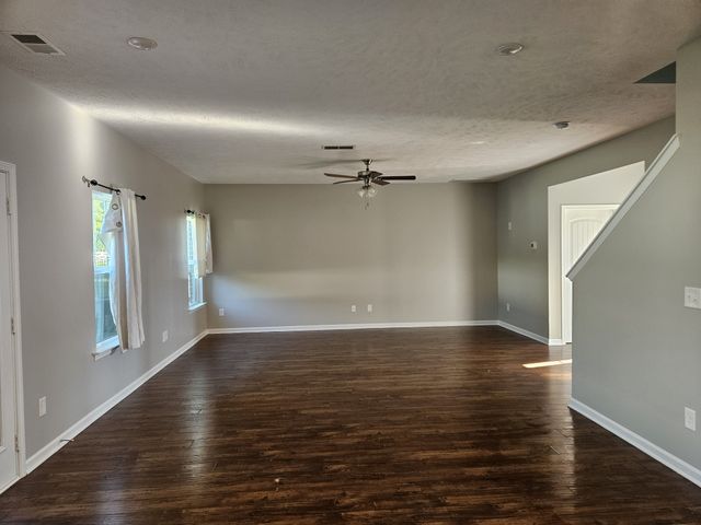 520 Sunflower Dr, Smyrna, TN 37167