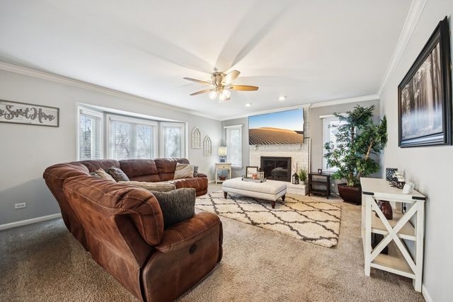 511 Greens View Drive, Algonquin, IL 60102