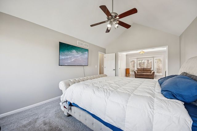 511 Greens View Drive, Algonquin, IL 60102