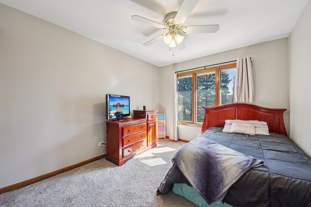 511 Greens View Drive, Algonquin, IL 60102